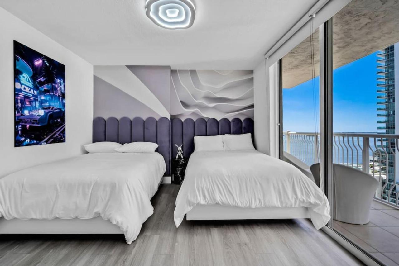 Miami Vice Oceanfront Sky Villa Екстер'єр фото