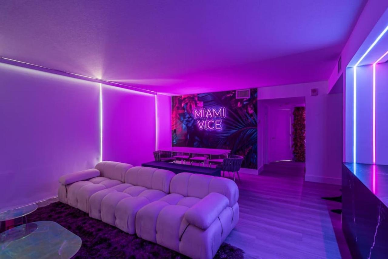Miami Vice Oceanfront Sky Villa Екстер'єр фото