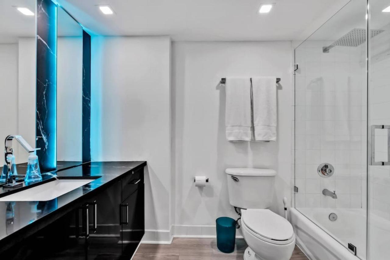 Miami Vice Oceanfront Sky Villa Екстер'єр фото