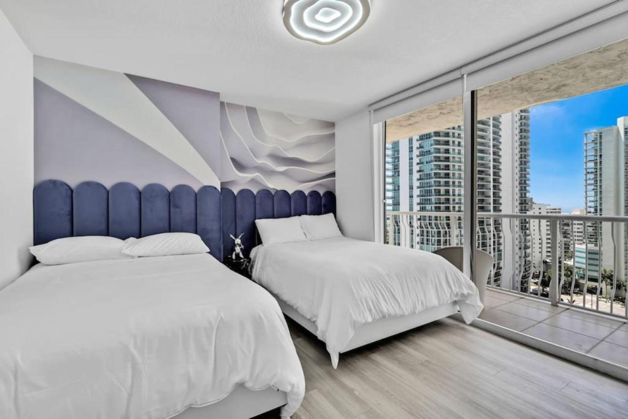 Miami Vice Oceanfront Sky Villa Екстер'єр фото