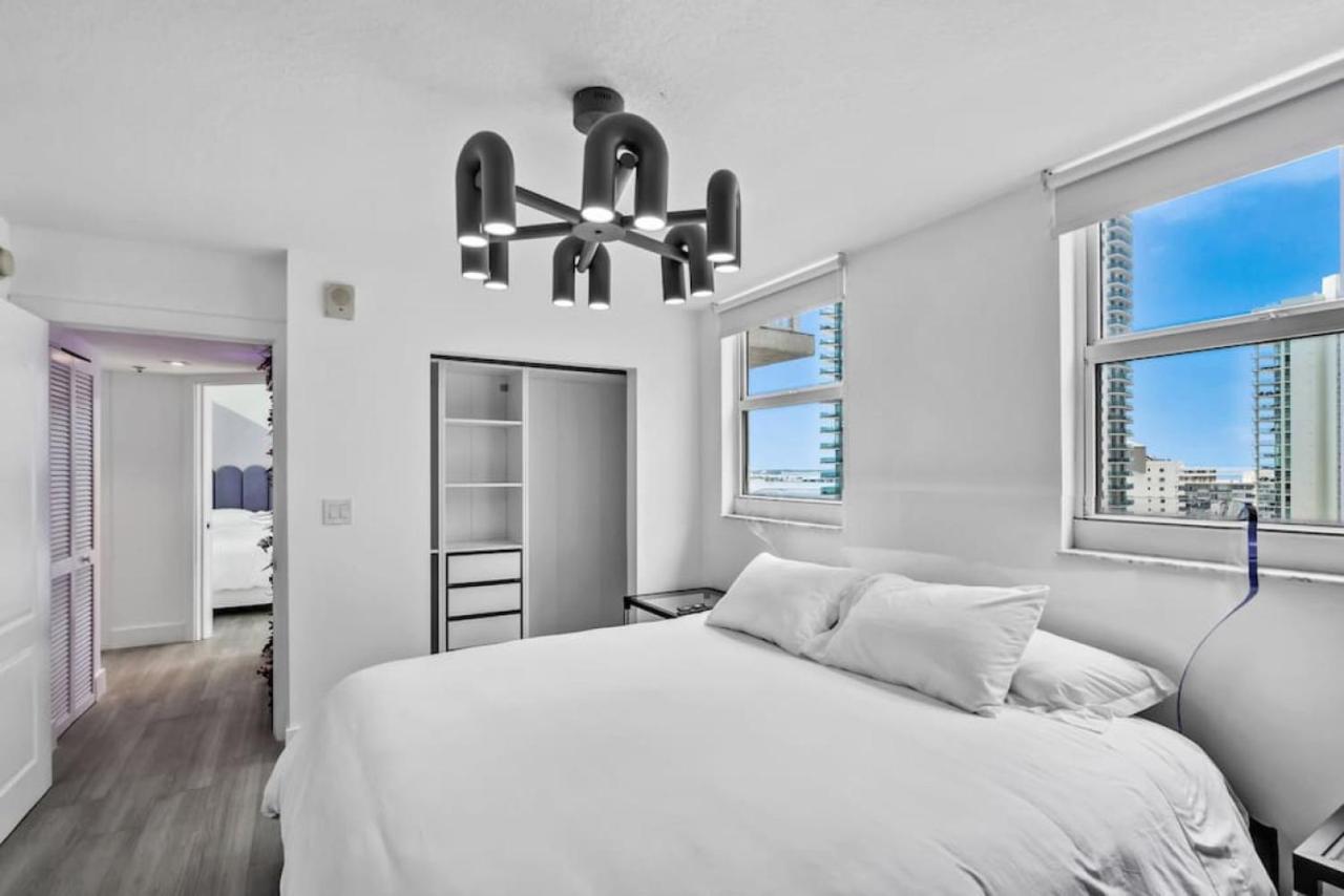 Miami Vice Oceanfront Sky Villa Екстер'єр фото