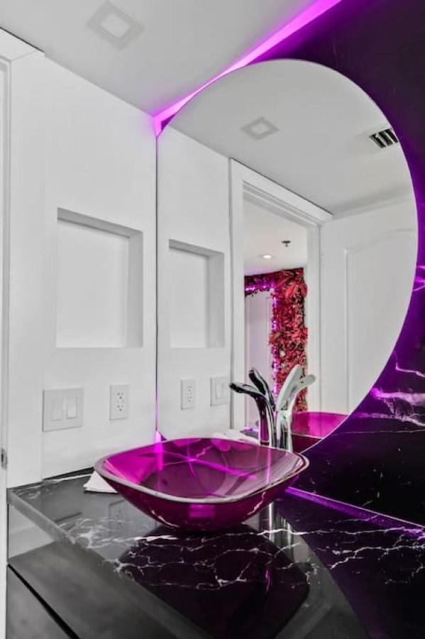 Miami Vice Oceanfront Sky Villa Екстер'єр фото