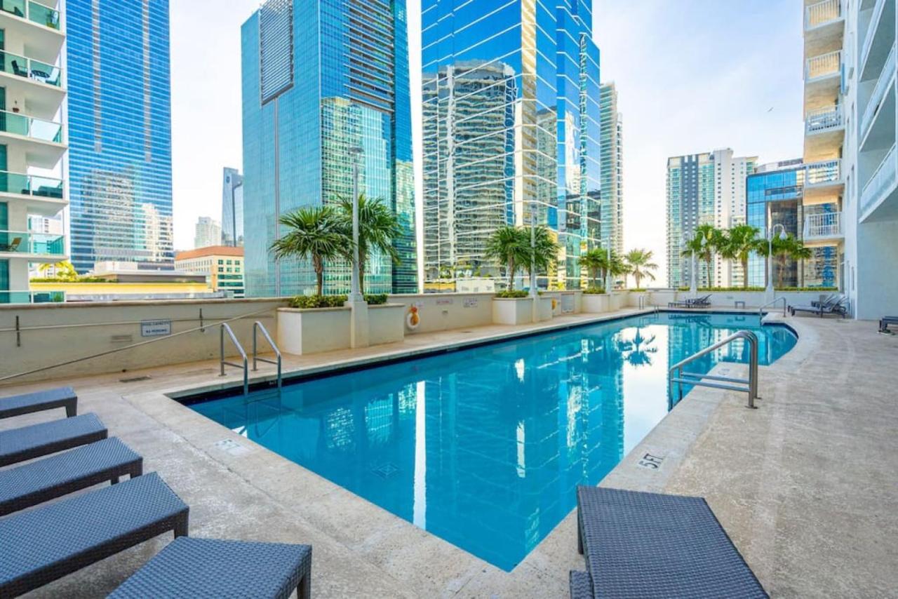 Miami Vice Oceanfront Sky Villa Екстер'єр фото
