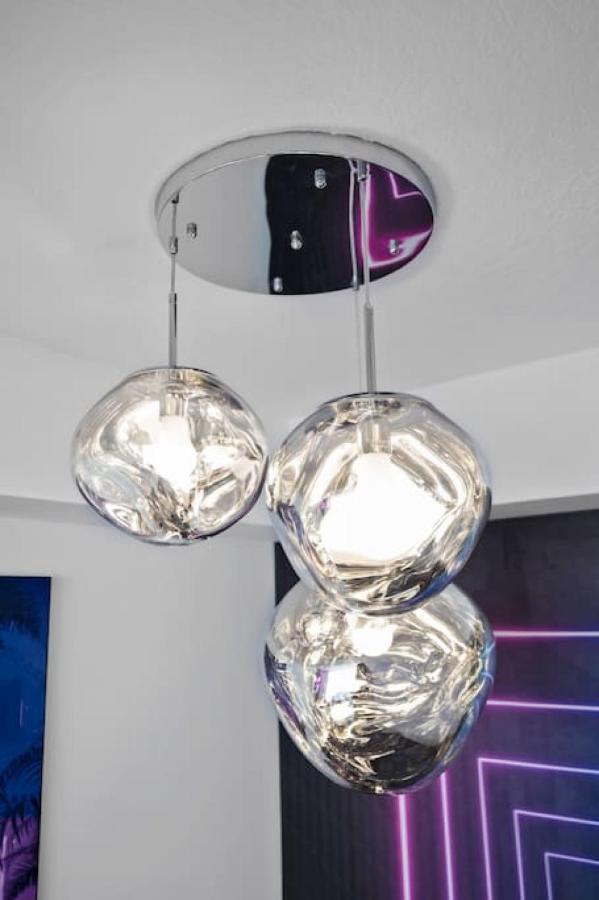 Miami Vice Oceanfront Sky Villa Екстер'єр фото